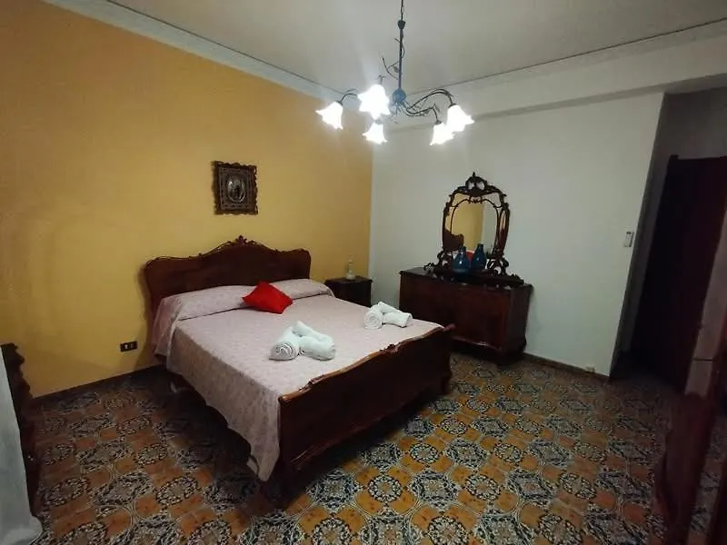 דירות קאריני House Of Lady